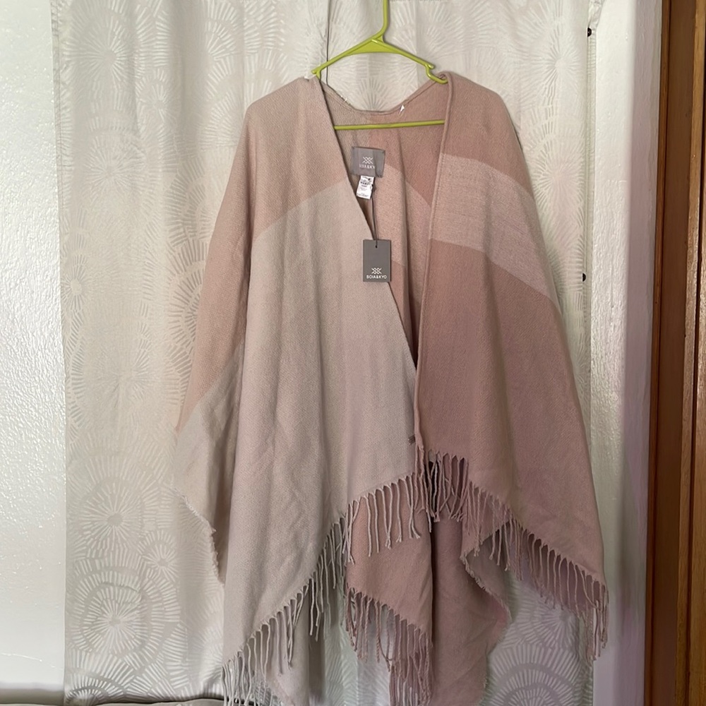 NWT Soia & Kyo shawl / wrap / sweater